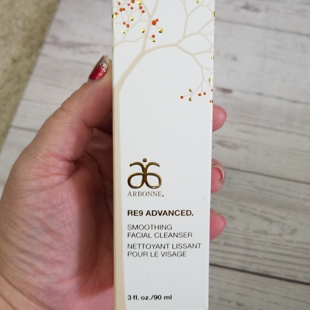 Arbonne Re9 Advanced Cleanser